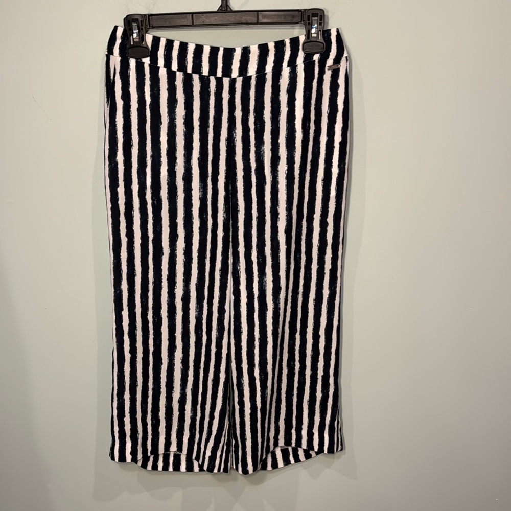 Armani Exchange Black and White cropped Striped Pants Size 4